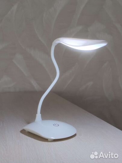 Лампа настольная