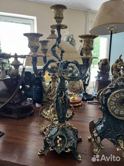 Часы каминные с канделябрами (бронза)