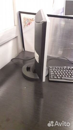 Монитор Самсунг и клавиатура 5штук