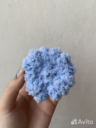 Осьминог вязаная игрушка брелок