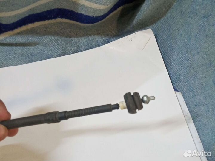 Троссик сцепления на audi 100 C4