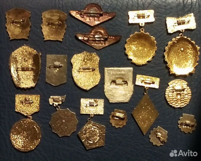 Знаки СССР: Отличник, Победитель, Ударник. 18 штук