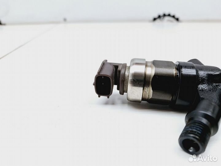 Форсунка дизельная электрическая Toyota Hilux VII