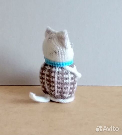 Вязаные котики ручной работы