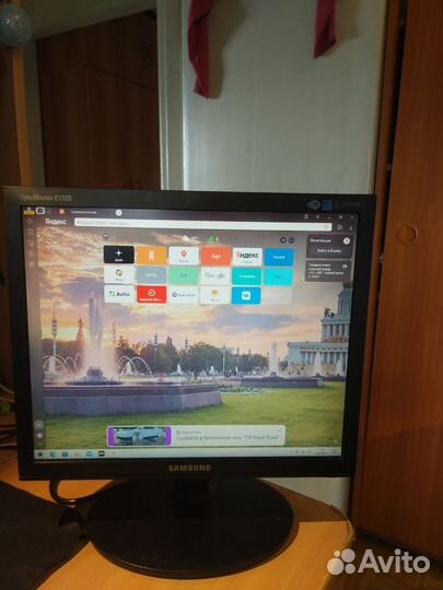 Монитор Samsung