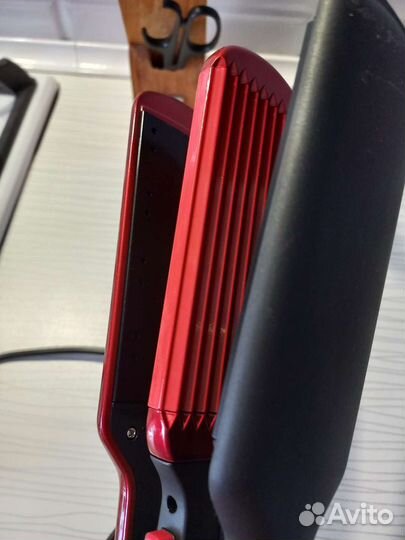Выпрямитель для волос новый