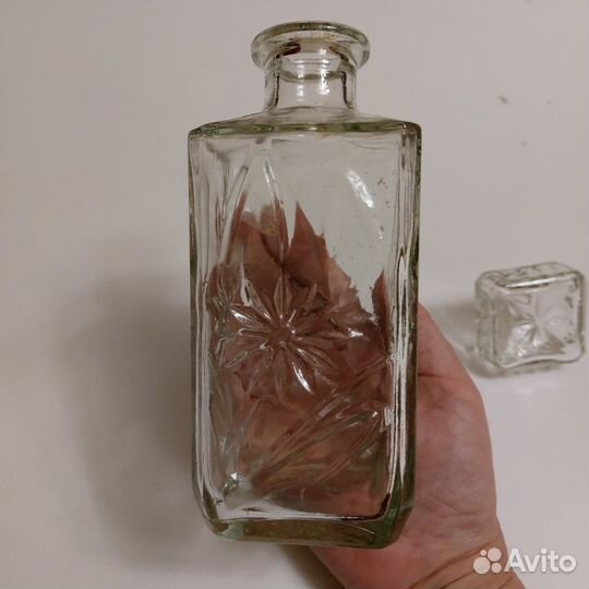 Бутылка квадратная стеклянная с пробкой