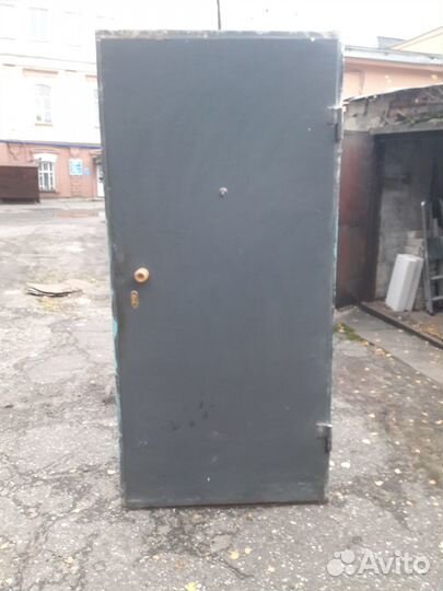 Входные металлические двери б/у