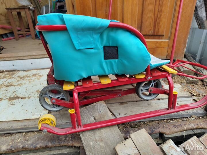 Детские санки на колесах