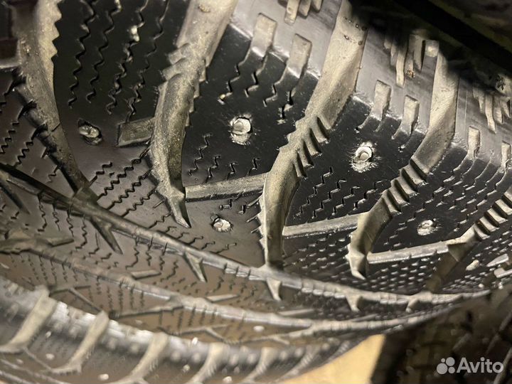 Bridgestone Ice Cruiser 7000 215/65 R16 98T