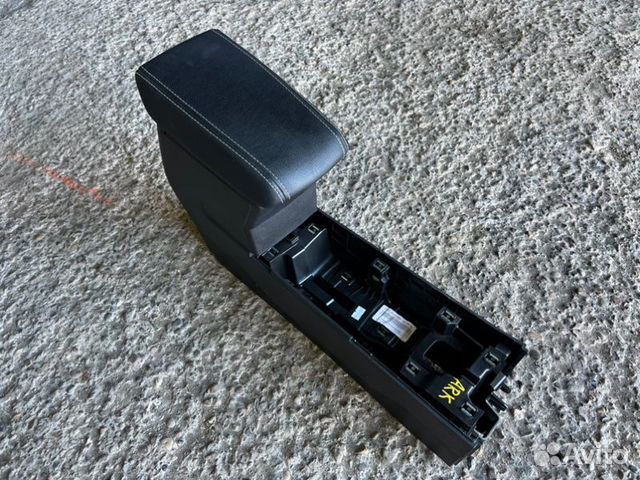 Подлокотник Renault Arkana пробег 46 H5HA450 2019