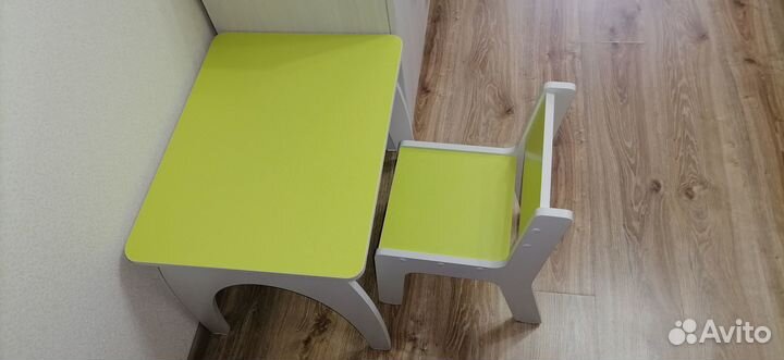 Детский столик и стульчик лайм