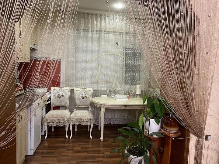 3-к. квартира, 80 м², 2/5 эт.