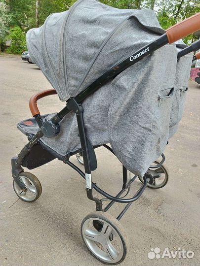 Двухместная коляска