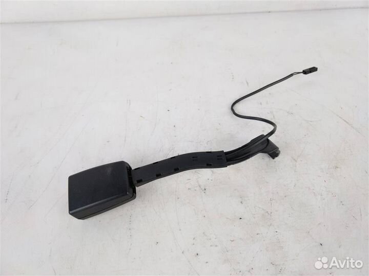 Ответная часть переднего левого ремня безоп. фоль