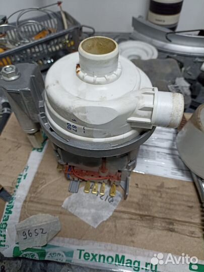 Много рециркуляционных насосов Midea, Bosch, Aeg