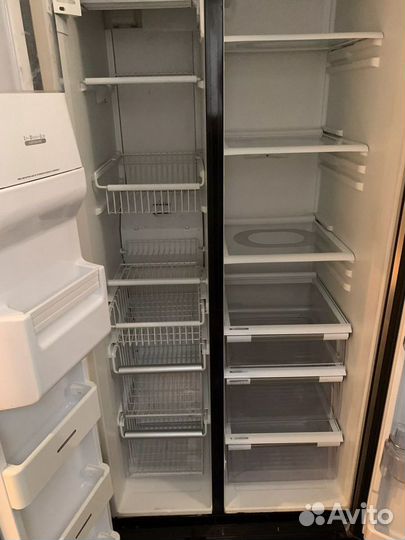 Холодильник бу whirlpool, торг уместен