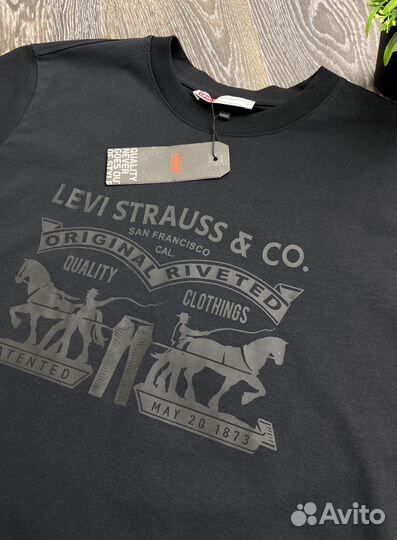 Футболка levi's