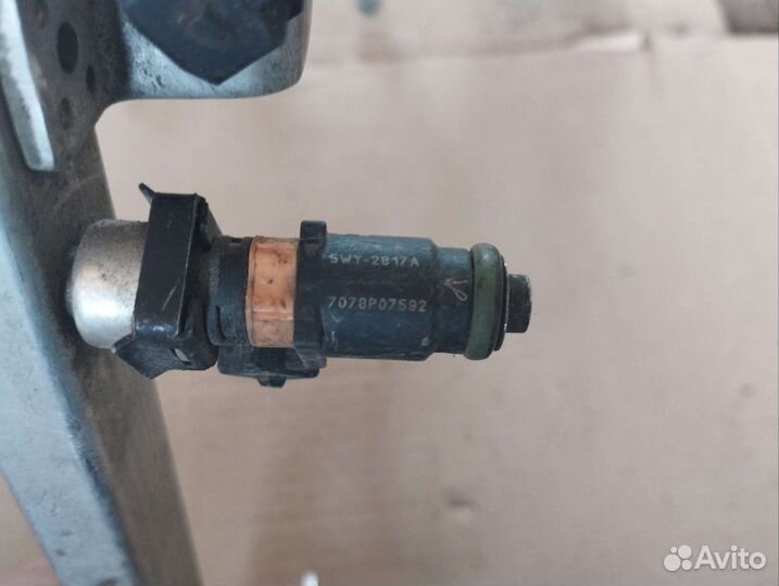 Топливная рампа с форсунками Iran Samand 1.8