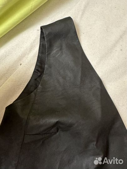 Жилет кожаный