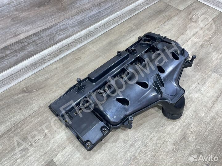 Клапанная крышка Volvo XC60 XC90 XC70 S80 S60 V70