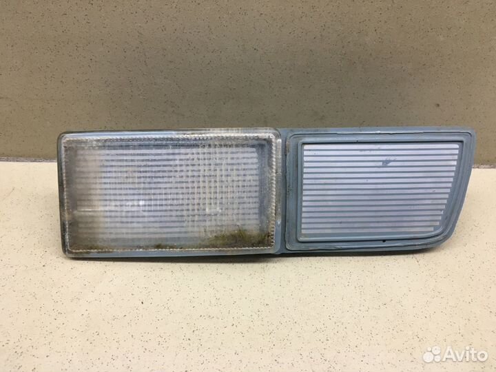 Отражатель в бампер правый Golf III/Vento 1991-199