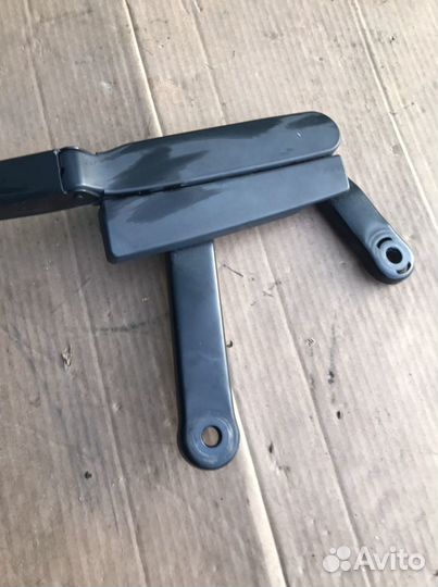 Поводок стеклоочистителя Порше Кайен 958(911)