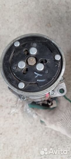 Компрессор кондиционера VAG