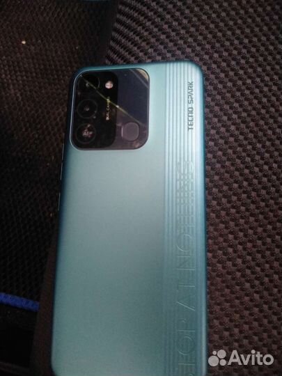 Телефон techno spark 8c