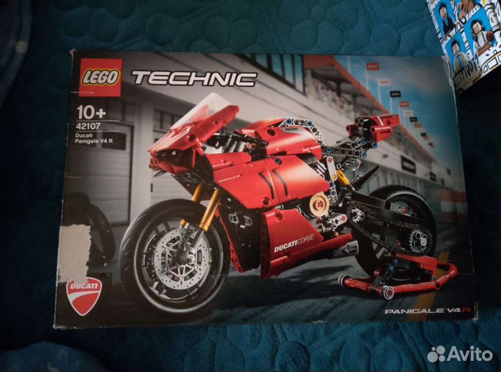 Lego Technic 42107 мотоцикл