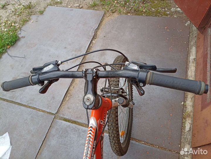 Stinger Versus D 24 (2017)