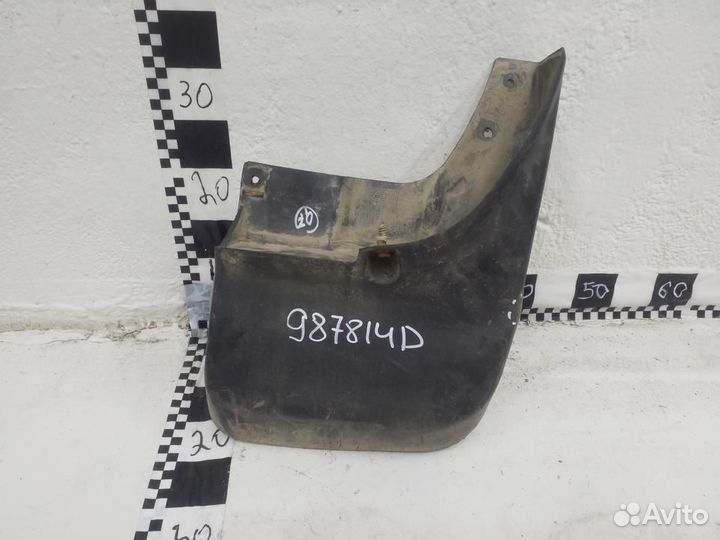 Брызговик задний правый Mitsubishi L200 4