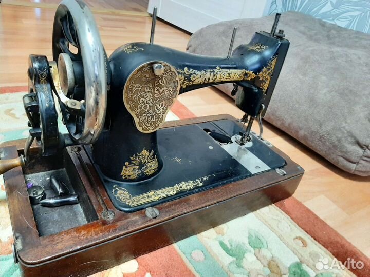 Швейная машинка singer