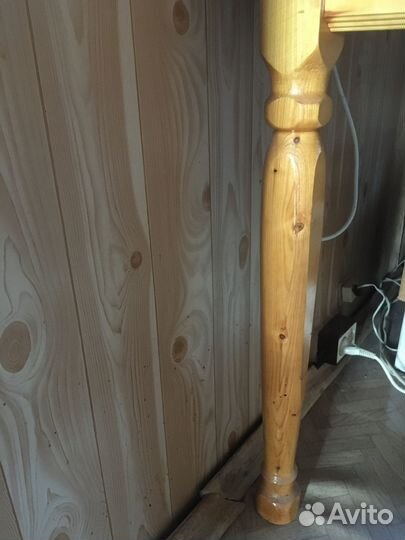 Изделие художественного промысла. Стол