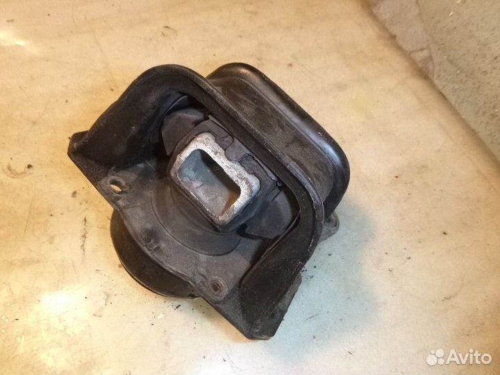 Опора двигателя правая peugeot 300 308 2007