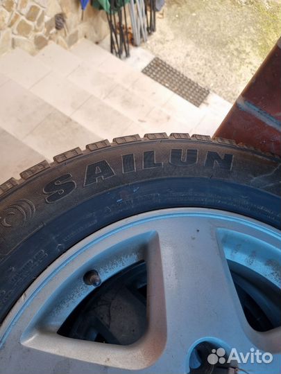 Продам зимние колеса 205 65 15
