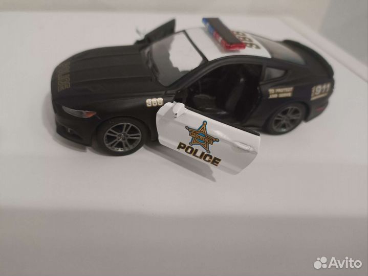 Полицейская машинка