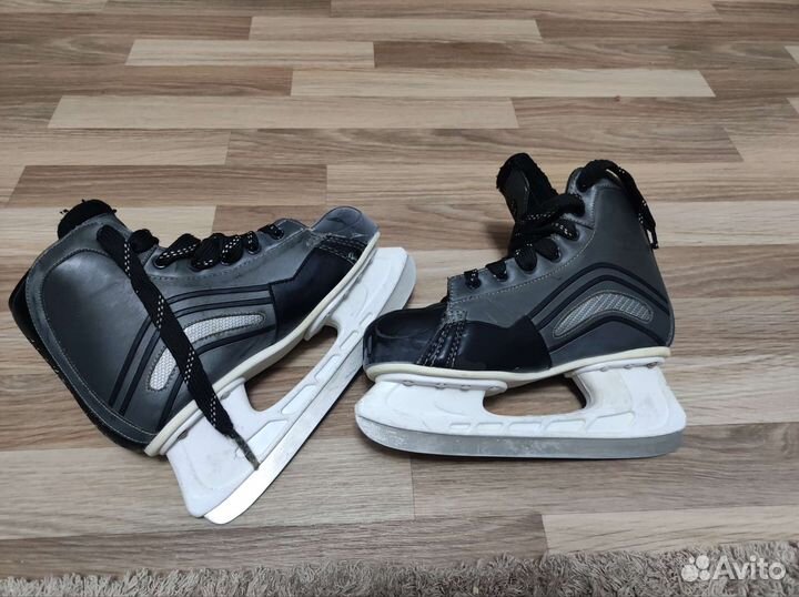 Коньки хоккейные