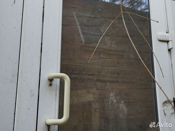 Дверь пластиковая входная