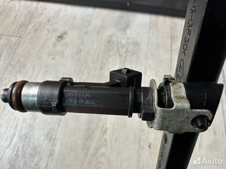 Топливная рампа Renault Logan 1