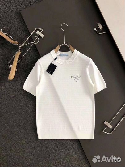 Футболка Prada