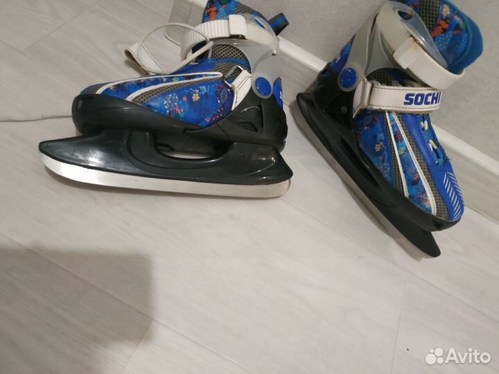 Коньки хоккейные детские размер 29 и 34