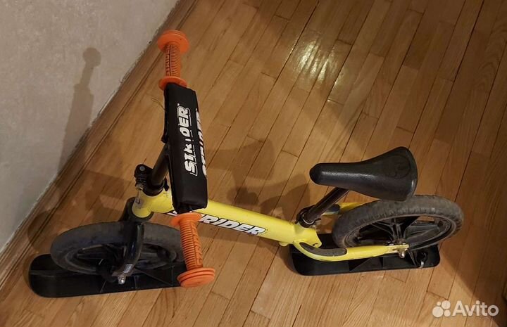 Беговел снегокат strider с лыжами