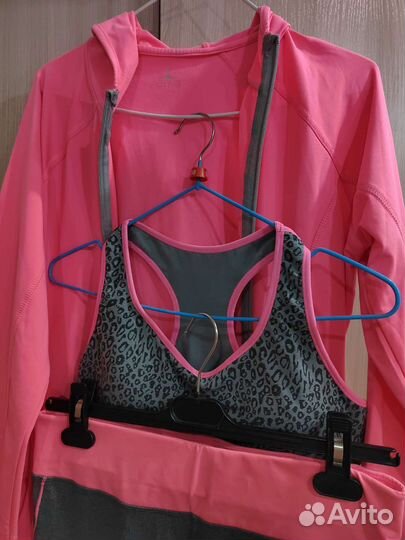 Спортивный костюм женский