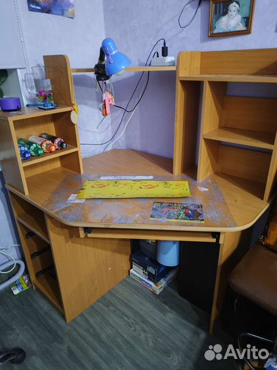 Компьютерный стол