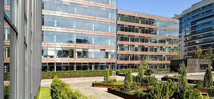 Недалеко от метро офис 140.4 кв.м в аренду