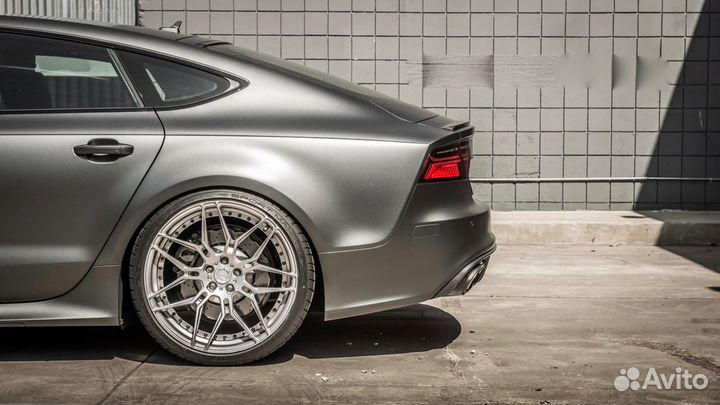 Кованые диски R22 GT Performance на Audi RS7