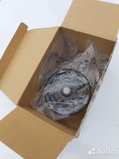 Водяной насос помпа