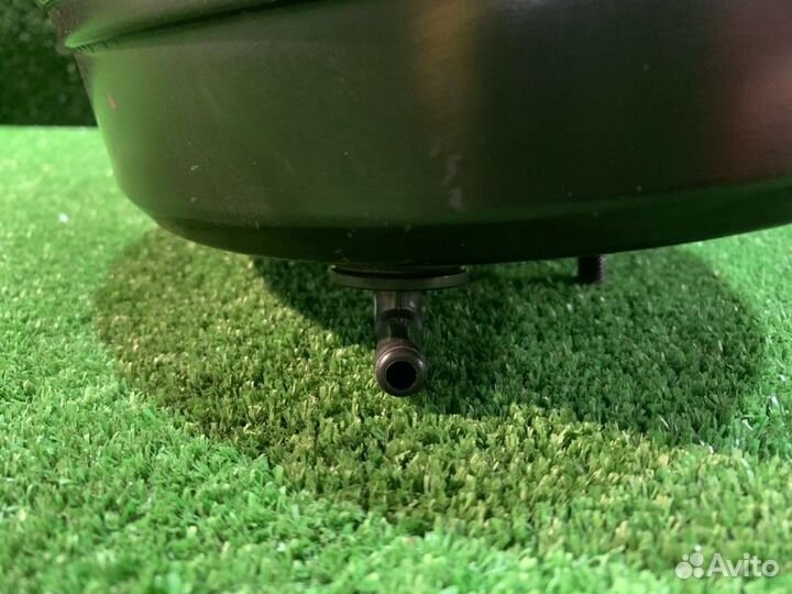 Вакуумный усилитель тормозов Toyota Wish ZNE14