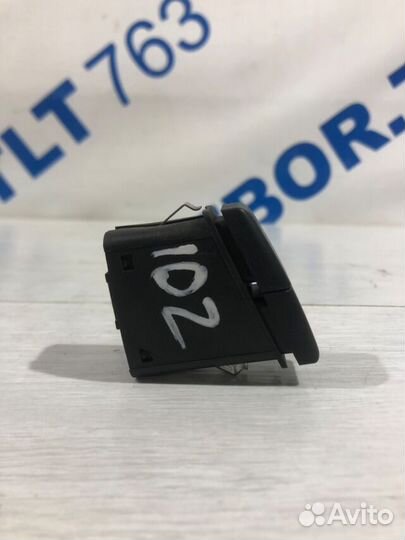 Кнопка аварийки BMW X3 e83 2.5 ат